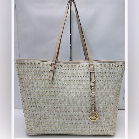 Michael Kors Monogram Signature Vanilla Studded Large Travel Tote - Picture 5 of 8